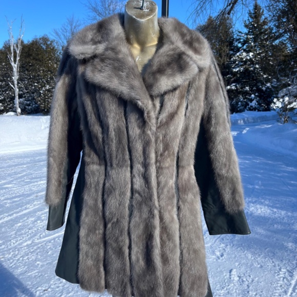 Vintage Short Cut Grey Mink and Leather Jacket - Picture 5 of 6